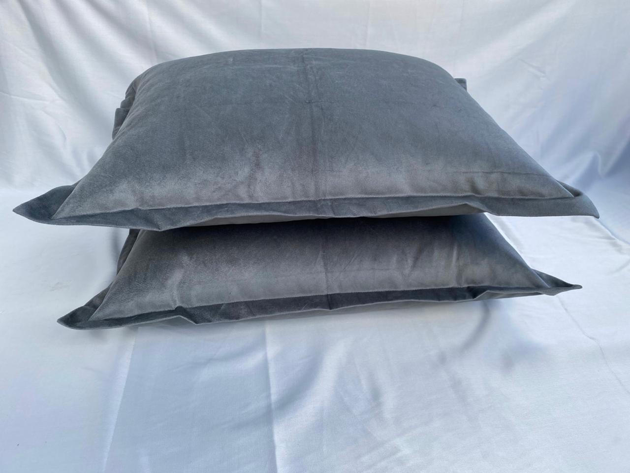 Almofada Veludo Cinza